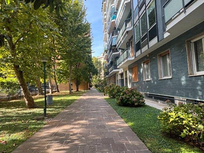 Appartamento trilocale in affitto in Via Don Carlo Gnocchi, San Siro, Milano