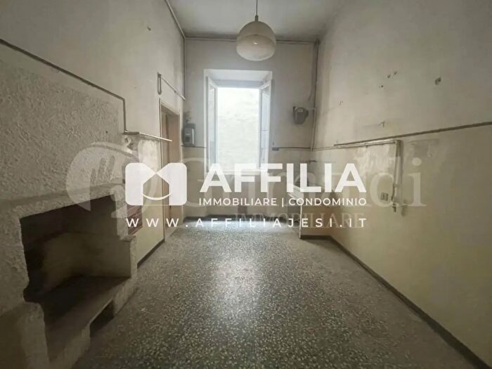 Appartamento quadrilocale in vendita in Vicolo Fiorenzuola, Jesi