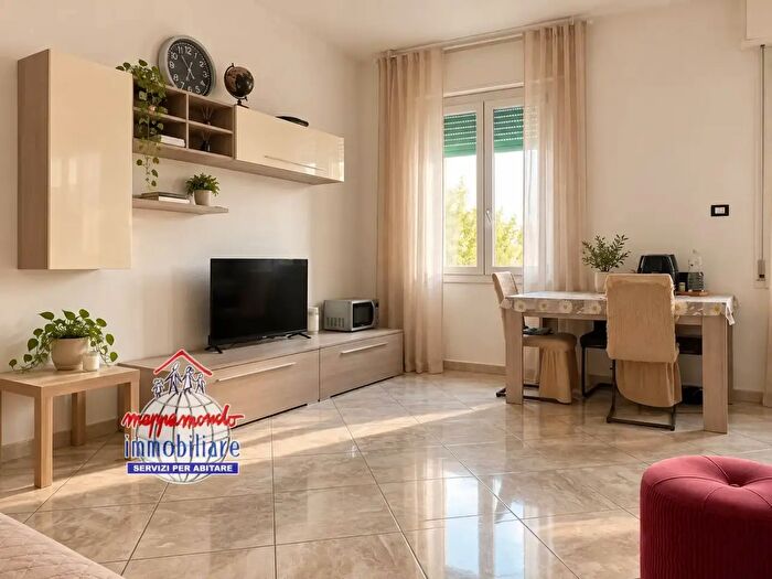 Appartamento trilocale in vendita in Via Circonvallazione Est, Castello D'Argile
