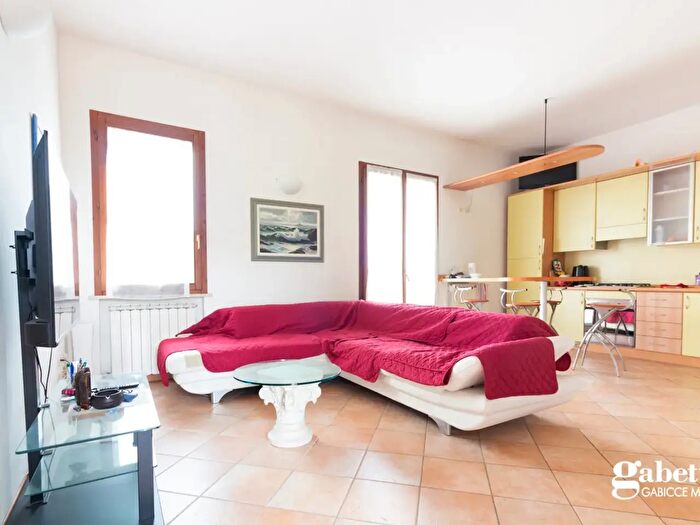 Appartamento trilocale in vendita in Via Bologna C, Gradara