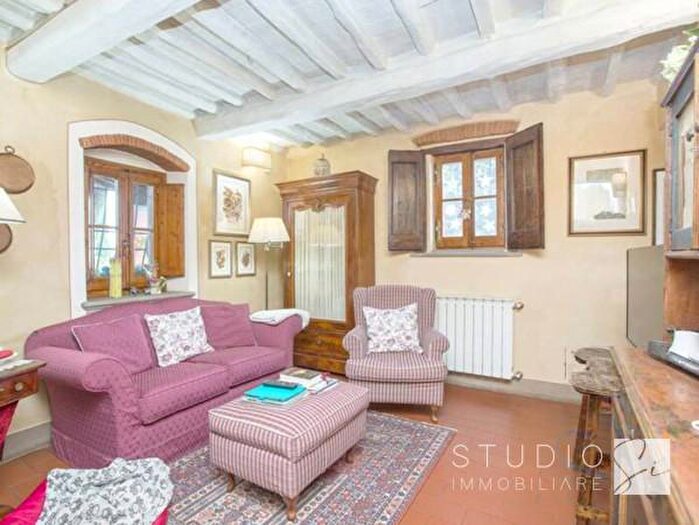 Casa con 6 locali in vendita in Via di San Quirico, Pistoia