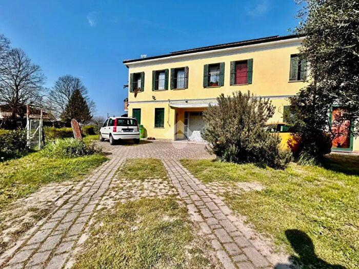 Casa con 5 locali in vendita in Via a De Gasperi, Costa Di Rovigo