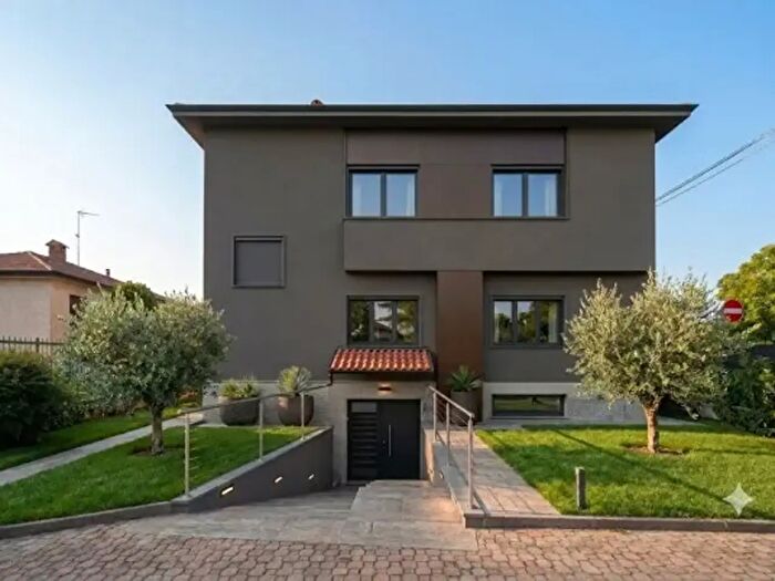 Casa quadrilocale in vendita in Vicolo Francesco Pietra Besa, Besate