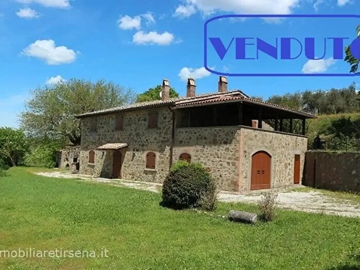 Casa con 7 locali in vendita in Orvieto