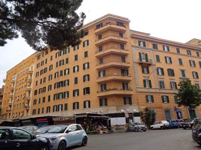 Appartamento in affitto in Piazza Camillo Finocchiaro Aprile, Appio Latino, Roma