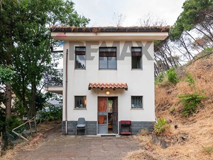 Casa bilocale in vendita in Nicolosi