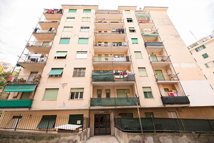 Appartamento quadrilocale in vendita in Corso Martinetti, Genova