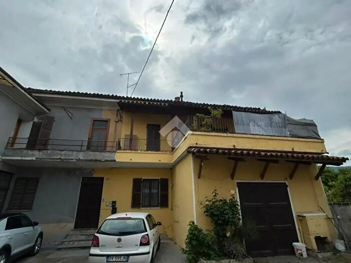 Appartamento trilocale in vendita in Via Vittorio Veneto, Costigliole Saluzzo