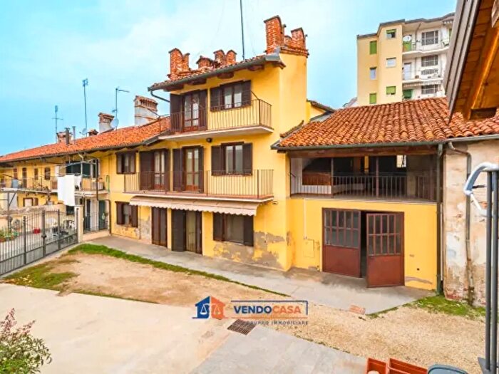 Casa con 6 locali in vendita in Vicolo Costamagna, Racconigi