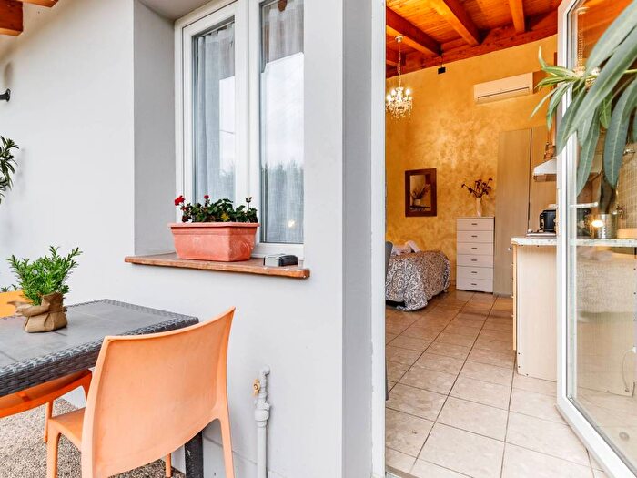 Appartamento monolocale in affitto in Via Legnago, Borgo Roma, Verona