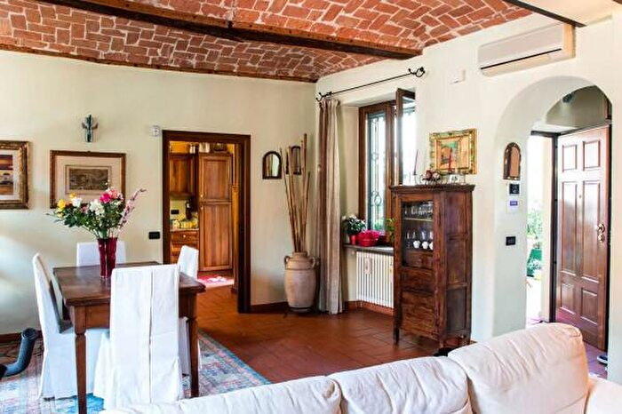 Appartamento con 5 locali in vendita in Via Giuseppe Maria Bonzanigo, Asti