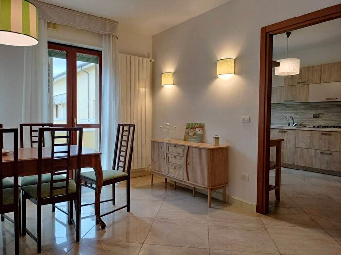 Appartamento con 6 locali in affitto in Via Gran Bretagna, Europa, Firenze