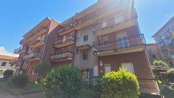 Appartamento trilocale in vendita in Via Molina Cairate Varese Lombardia Italia, Cairate