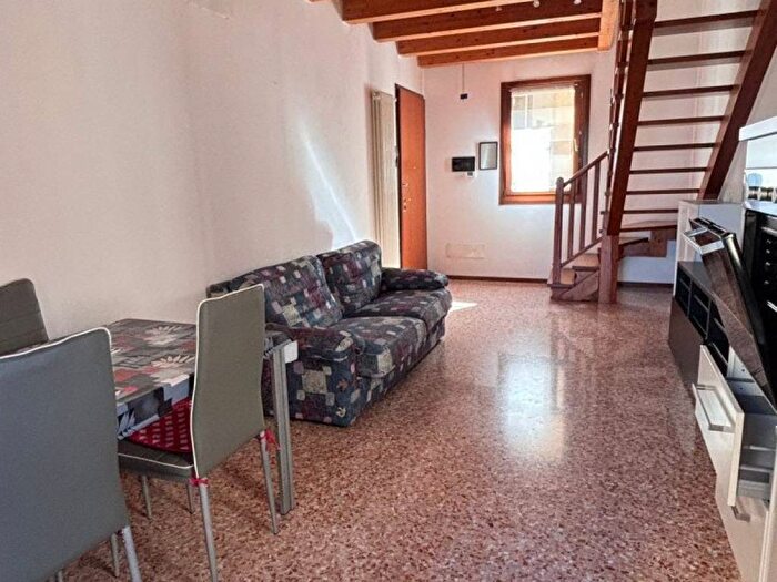 Appartamento bilocale in affitto in Piazza Trento, Centro Storico, Este