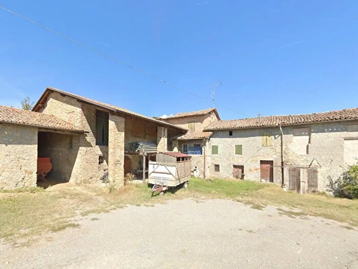 Casa con 8 locali in vendita in Via Ziliano, Casina