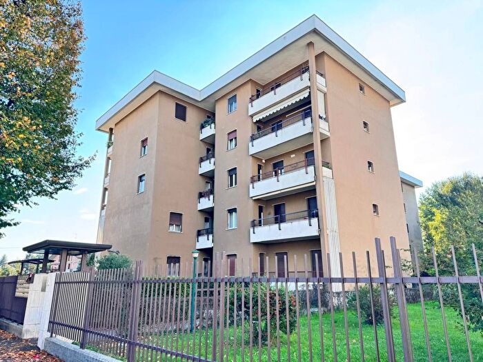 Appartamento trilocale in vendita in Via Preposto Mezzera, Altopiano Baruccana, Seveso