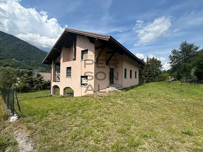 Casa con 10 locali in vendita in Roncegno Terme