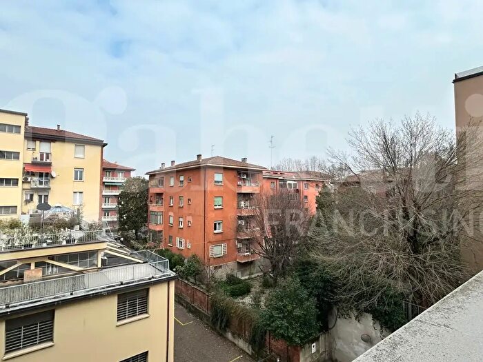 Appartamento quadrilocale in vendita in Via Mazzini, Bologna