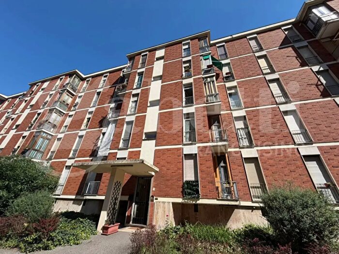 Appartamento con 7 locali in vendita in Corso Sebastopoli, Torino