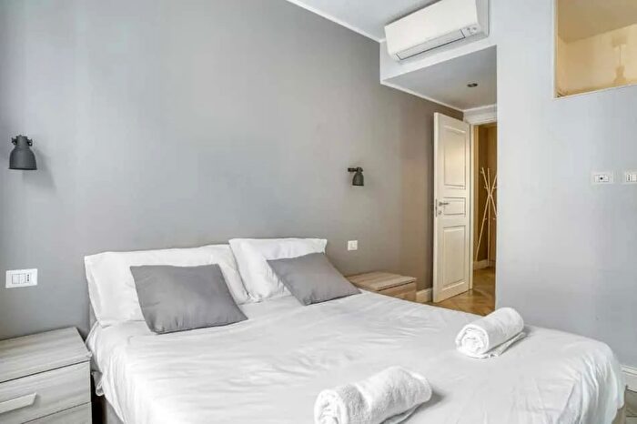 Appartamento monolocale in affitto in Via Soperga, Milano