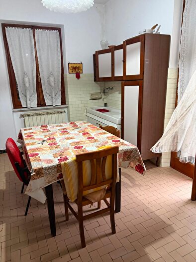 Casa con 5 locali in vendita in Via Salicello, Castelnuovo Magra