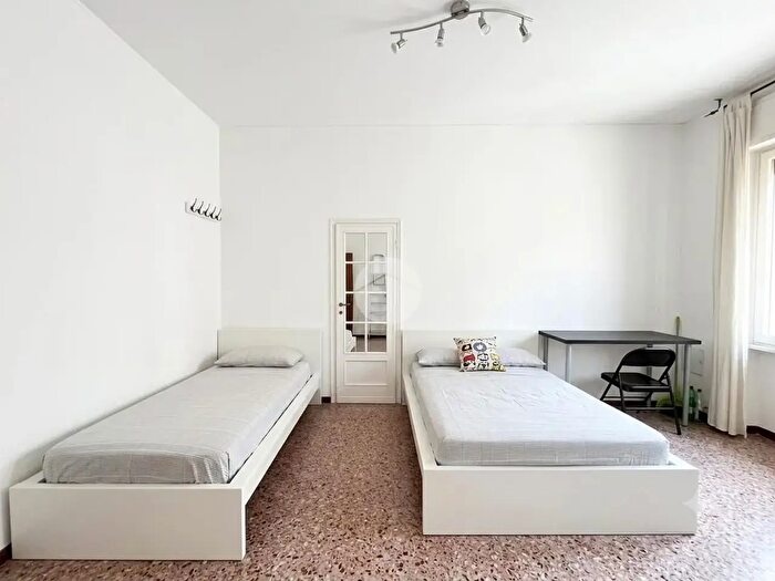 Appartamento trilocale in affitto in Via Volvinio, Milano