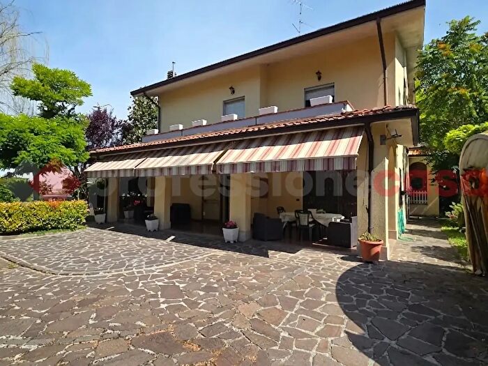 Casa con 9 locali in vendita in Via Carlo Marx, Rio Saliceto