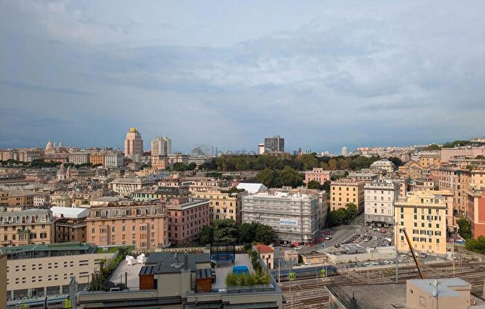 Appartamento con 7 locali in vendita in Via Imperia, Genova