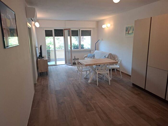 Appartamento trilocale in affitto in Viale del Tirreno, Tirrenia, Pisa