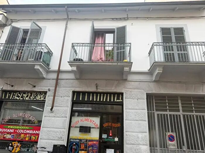 Appartamento trilocale in vendita in Via Baltea, Torino