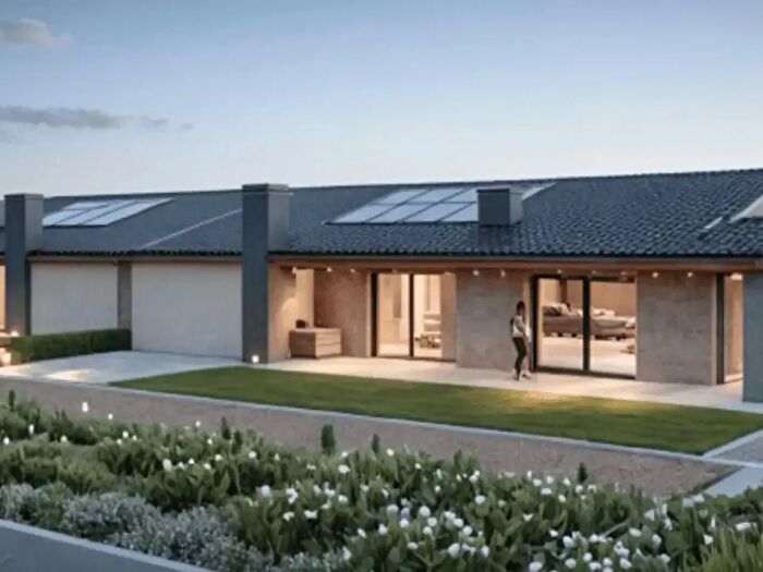 Casa quadrilocale in vendita in Piazza San Gregorio, Veronella