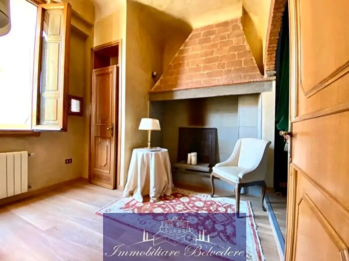 Appartamento trilocale in affitto in Via del Curtatone, Firenze