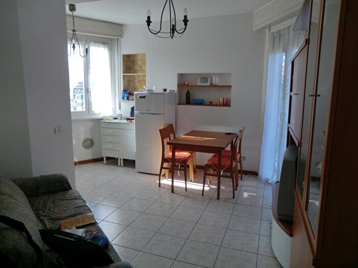 Appartamento bilocale in affitto in Via dei Biancospini, Giambellino, Milano