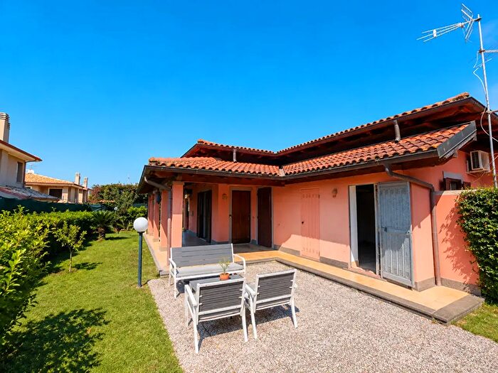 Casa trilocale in vendita in Via Assunta, Anzio