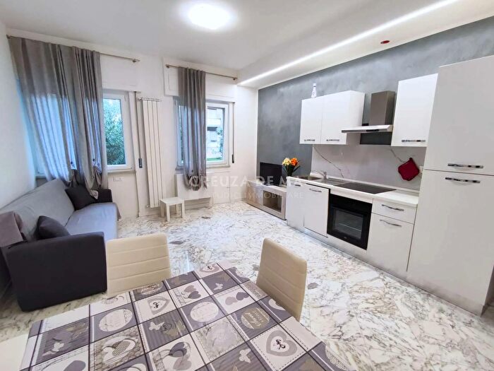 Appartamento trilocale in vendita in Via Sciesa, Rapallo