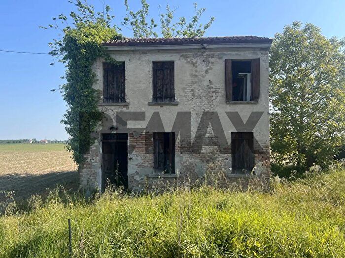 Casa con 6 locali in vendita in Via Giuseppe Mazzini B, Calto