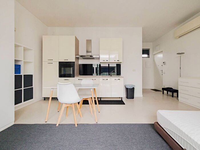 Appartamento monolocale in affitto in Via Flumendosa, Crescenzago, Milano