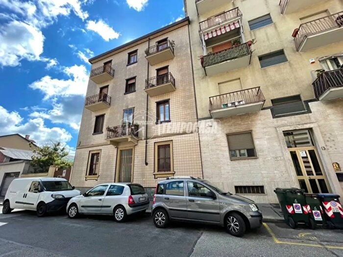 Appartamento trilocale in vendita in Via Bonzo, Torino