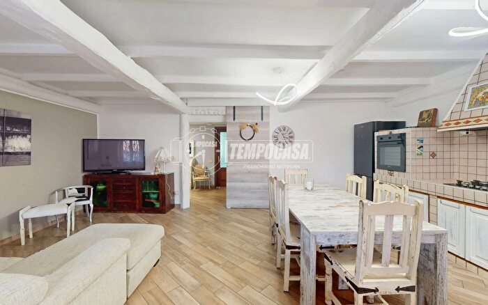 Appartamento trilocale in vendita in Via Luigi Cadorna, Lentate Sul Seveso