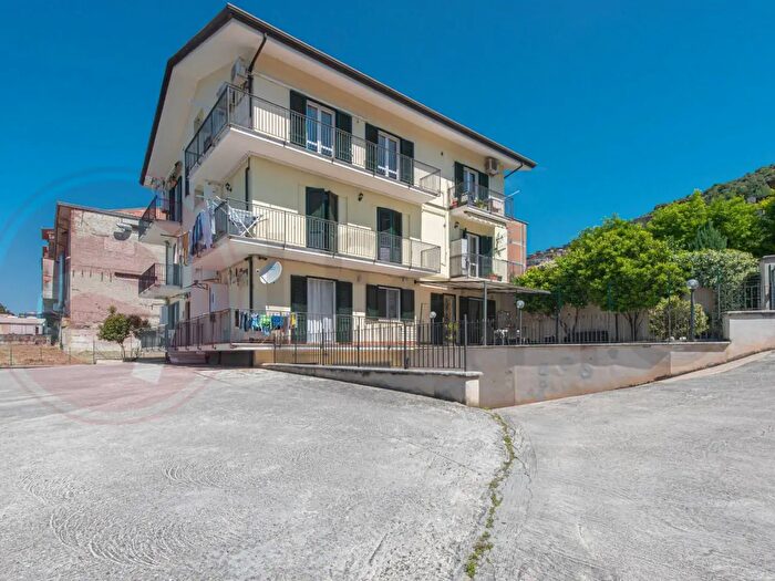 Appartamento con 5 locali in vendita in Via Borgo Murata Snc, Arce