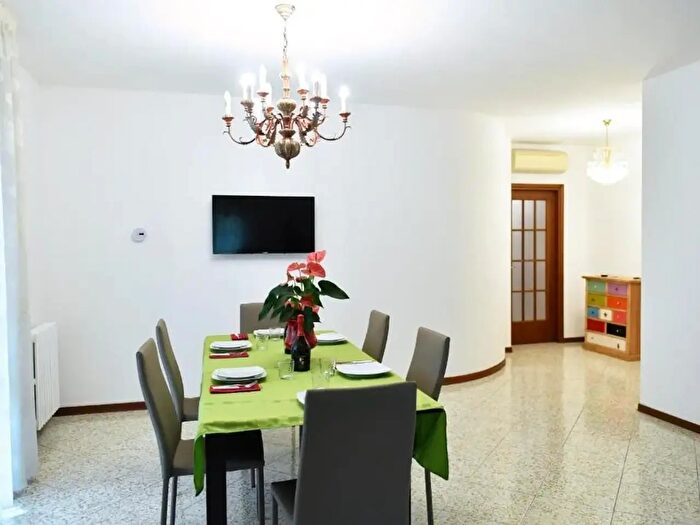 Appartamento quadrilocale in vendita in Via Rosmini, Abano Terme