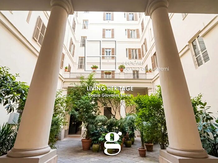 Appartamento quadrilocale in vendita in Piazza Bovio, Napoli