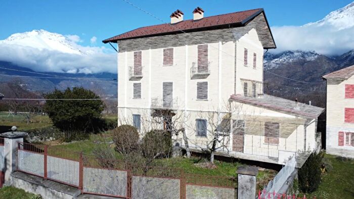 Appartamento quadrilocale in vendita in Via Colle delle Finestre, Meana Di Susa