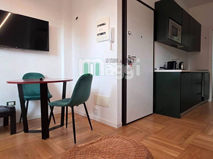 Appartamento bilocale in affitto in Via Savona, Solari, Milano