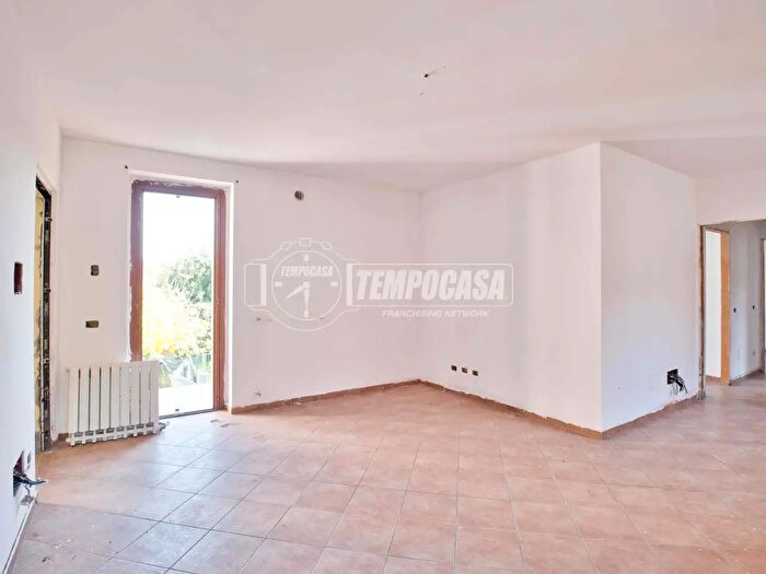 Appartamento trilocale in vendita in Borgolavezzaro