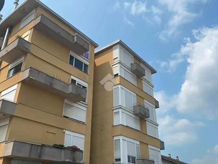 Appartamento trilocale in vendita in Via Battisti, Cardano Al Campo