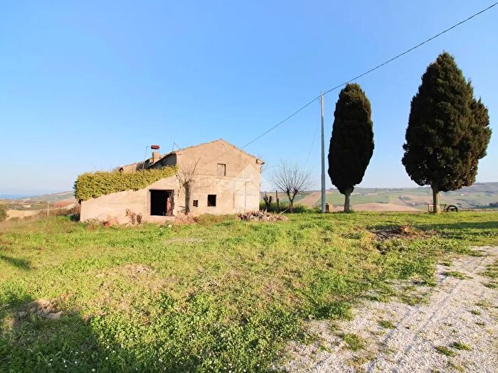Casa quadrilocale in vendita in Contrada Storno, Fermo