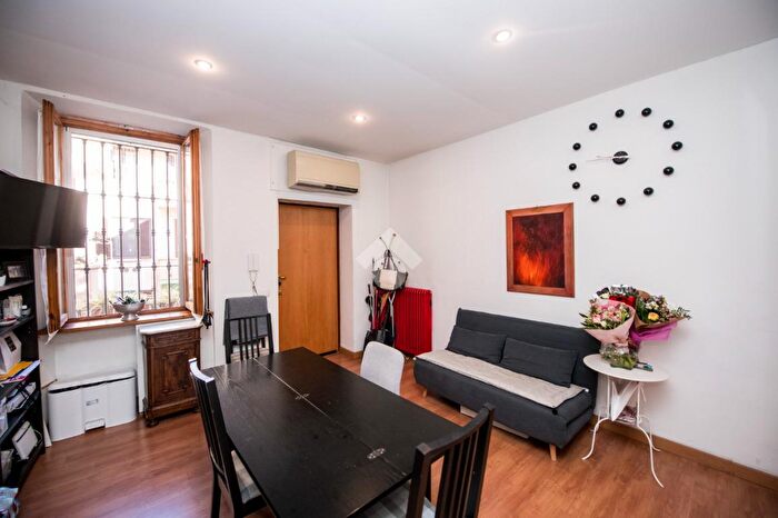 Appartamento bilocale in vendita in Via Vignola, Milano