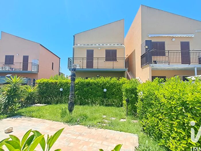 Appartamento trilocale in vendita in Via delle Tribune della Targa Florio, Campofelice Di Roccella