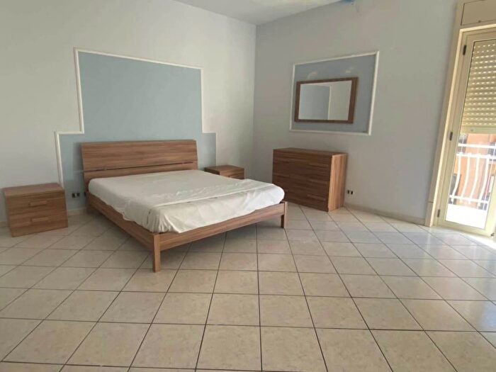 Appartamento con 5 locali in affitto in Naro